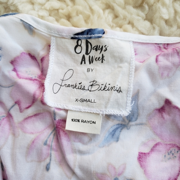 RARE Frankie's Bikinis Floral Romper XS - Picture 4 of 6
